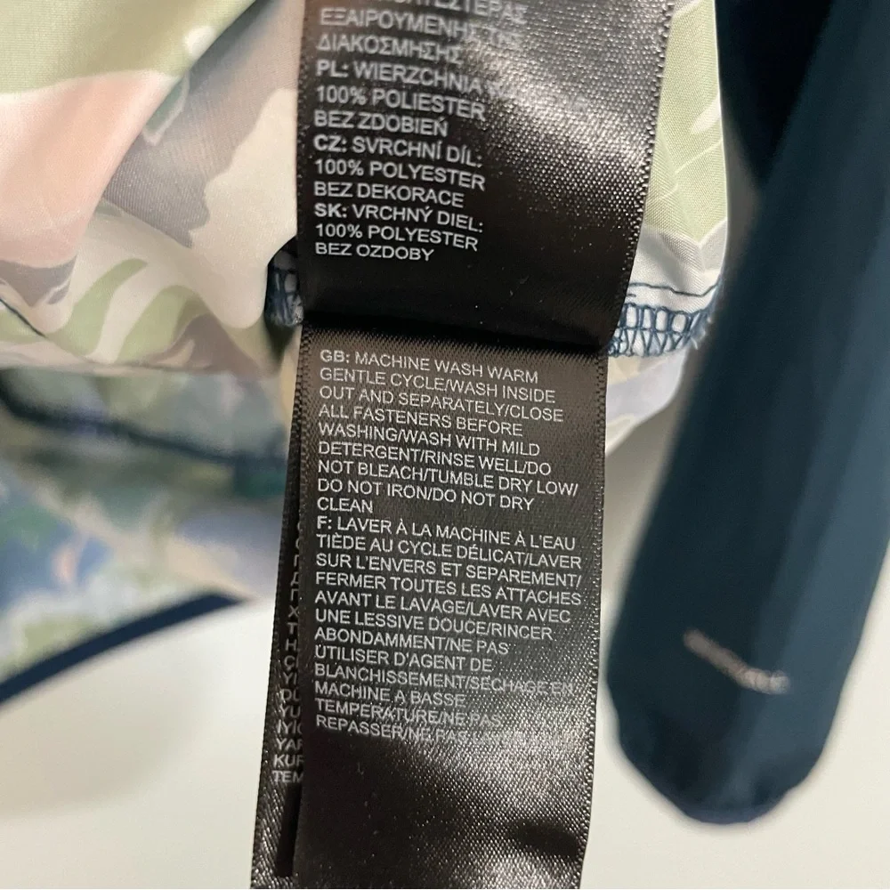 The North Face Windwall Green Print Windbreaker Jacket 10/12
